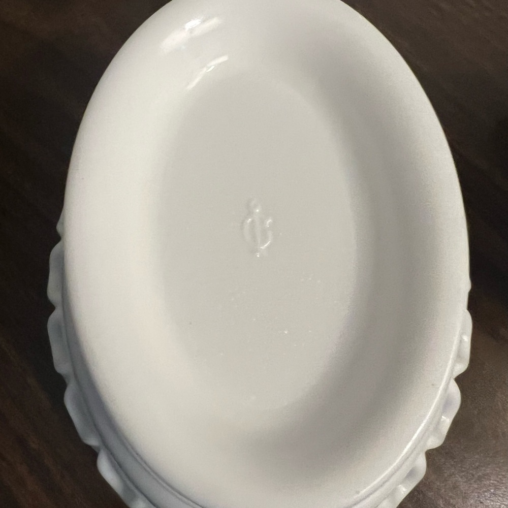 Vintage Westmoreland Milk glass - Picture 6 of 9